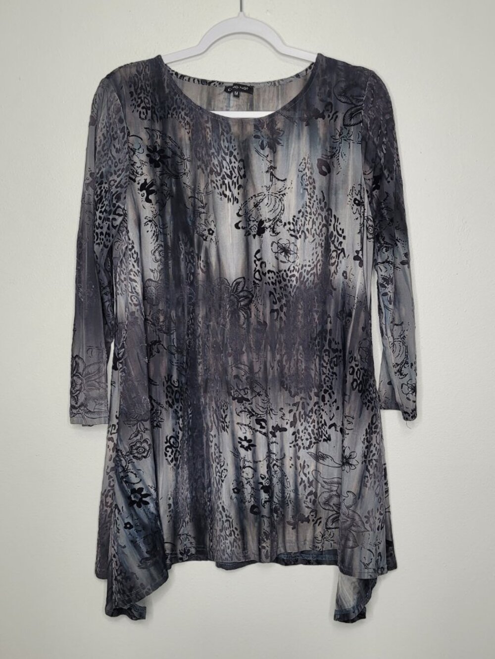 Como No gray black grunge asymmetrical hem dark boho pull over top size medium
